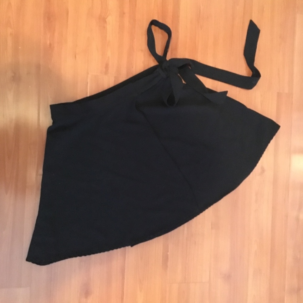 American Apparel Crepe Demi Wrap Skirt, Size M/L